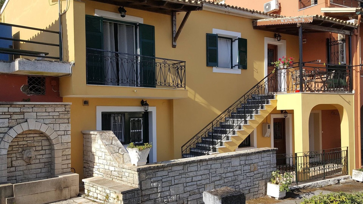 Vatos House | Alexandros House 600metres from Ermones beach