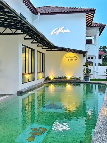 Muar House | ALEXIS VILLA Whole OR Room