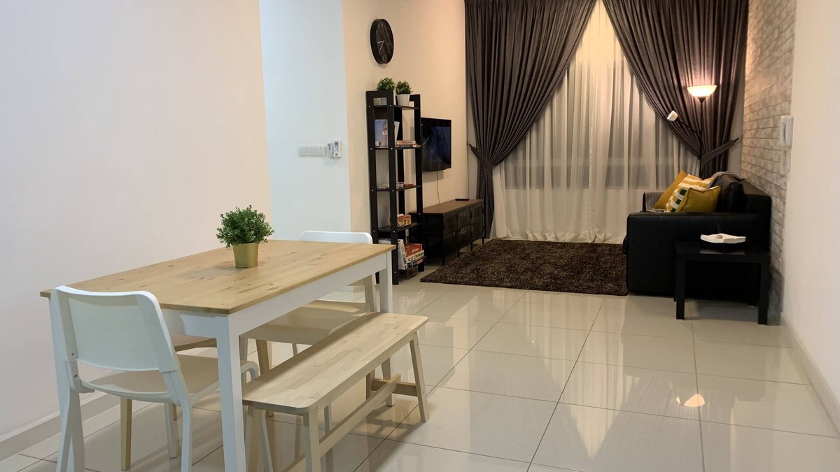 Kajang Condo | Alf's Place Family Fun Pool View w WIFI, Southville Bangi