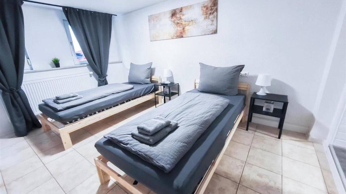 Ludwigsburg Apartment | ALFA Apartment Ludwigsburg 2 beds WLAN kitchen bathroom