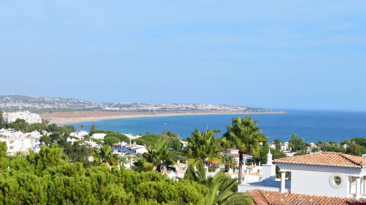 Alporchinhos Apartment | Algarve luxury seaview apartment with pool near beaches