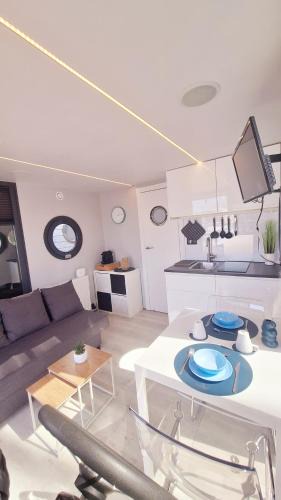 Alghero Boat Rental | Alghero Houseboat Seabreeze 2