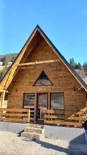 Comiat Ski Chalet | ALI HOUSE