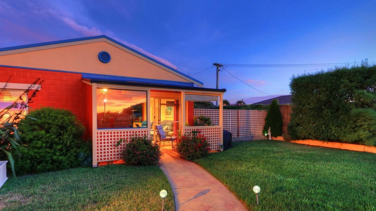East Devonport Apartment | Alice Beside The Sea - Studio Apartment.