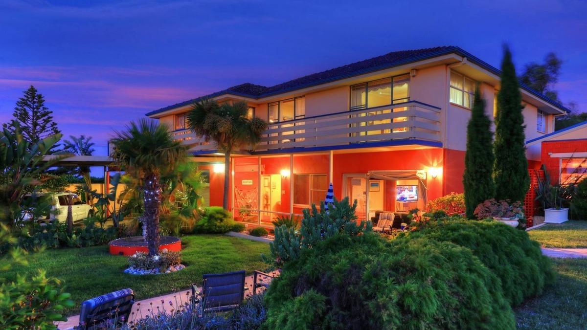 East Devonport Apartment | Alice Beside The Sea - 2 Bedroom Apartment