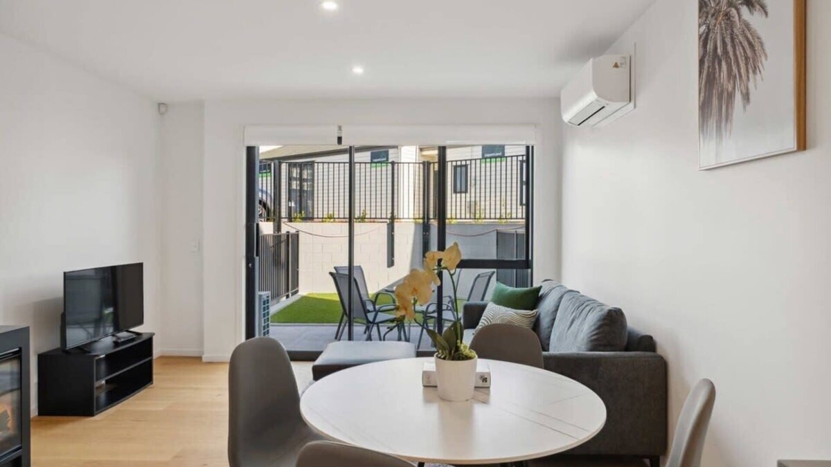 Albert Town House | Alice of Alberttown S