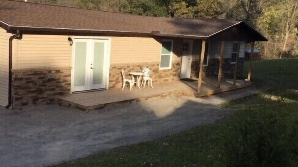 Nashport House | All American Cabin with plenty of parking