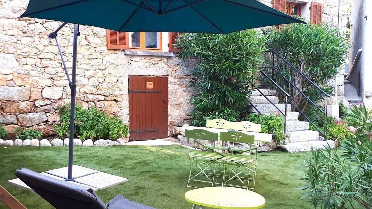 Isolaccio-di-Fiumorbo Apartment | All comfort-Riverside natural swimming pools - waterfalls 5 mins - Sea 15 mins