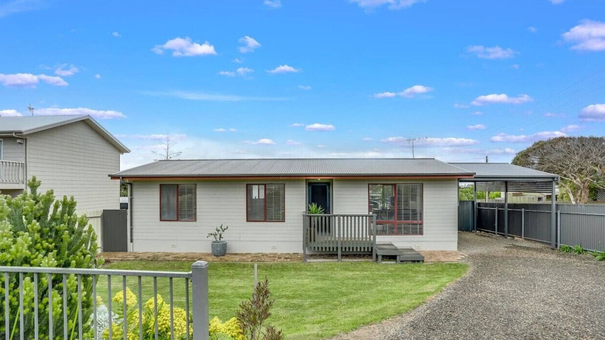 Goolwa Beach House | All Decked Out Goolwa Beach Pet Friendly