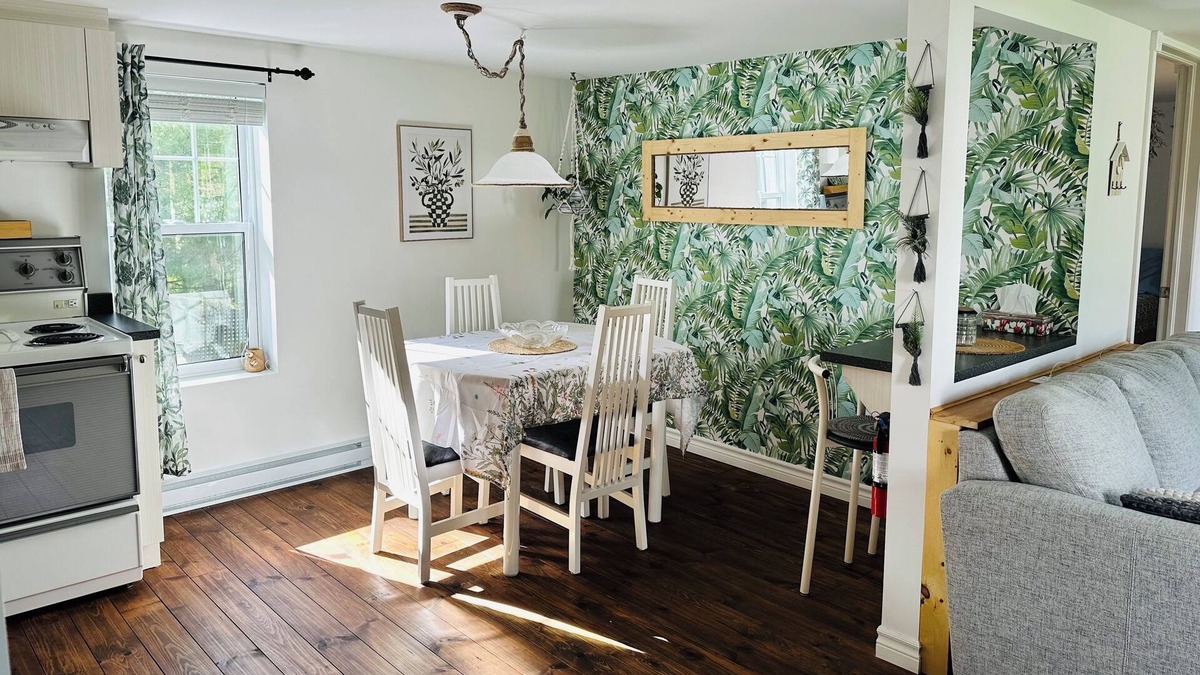 Saint-Venant-de-Paquette Apartment | All-inclusive accommodation in the countryside. Temporary (31 days or more)