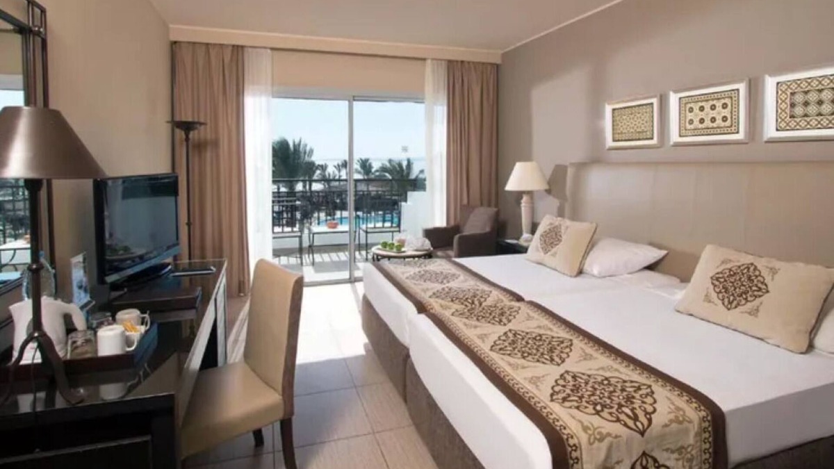 El Hadaba Hotel | All-inclusive Beachfront Resort l 4-Room Stay with Pool, Beach & Spa Access