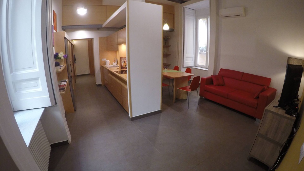 Historical Center Apartment | All'Incanto di Mary Holiday House In The Historic Center Of Naples