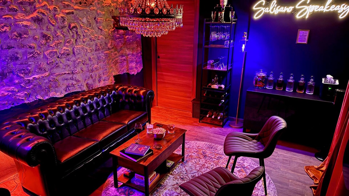 Salisano Apartment | All-Inclusive, 2 bed 1 bath Apartment, Private Speakeasy and Terrace near Rome!