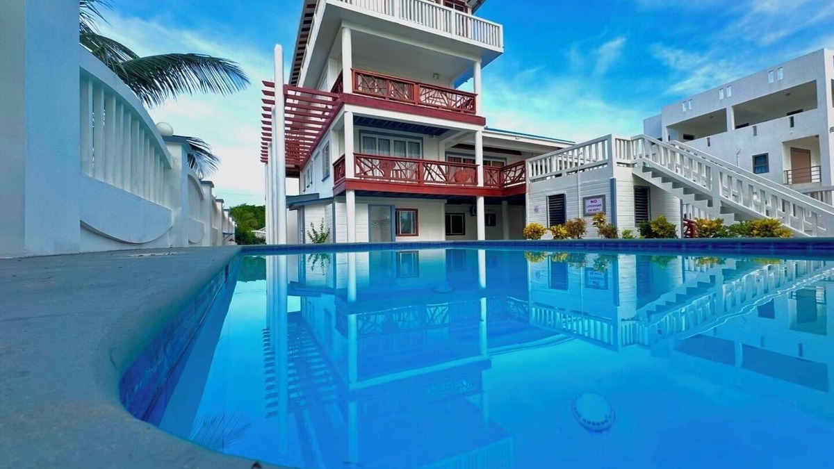 Sittee River Villa | All-inclusive Oceanfront Villa: 7 bedrooms-7 bathrooms-sleeps 16+!