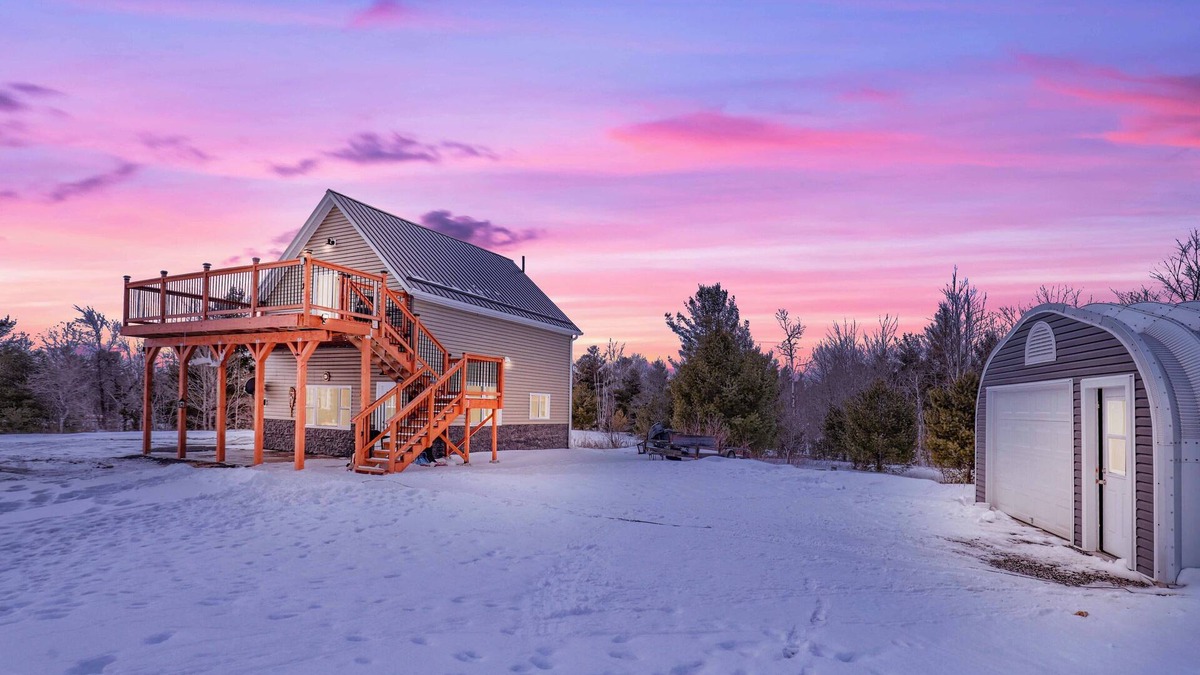 Kaladar House | All-season cozy pet-friendly country retreat on 24 acres; mins to trails & lakes