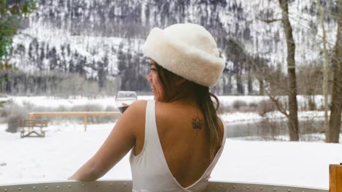 East Kootenay Cottage | All-Season Family Retreat Hot Tub Waterfront