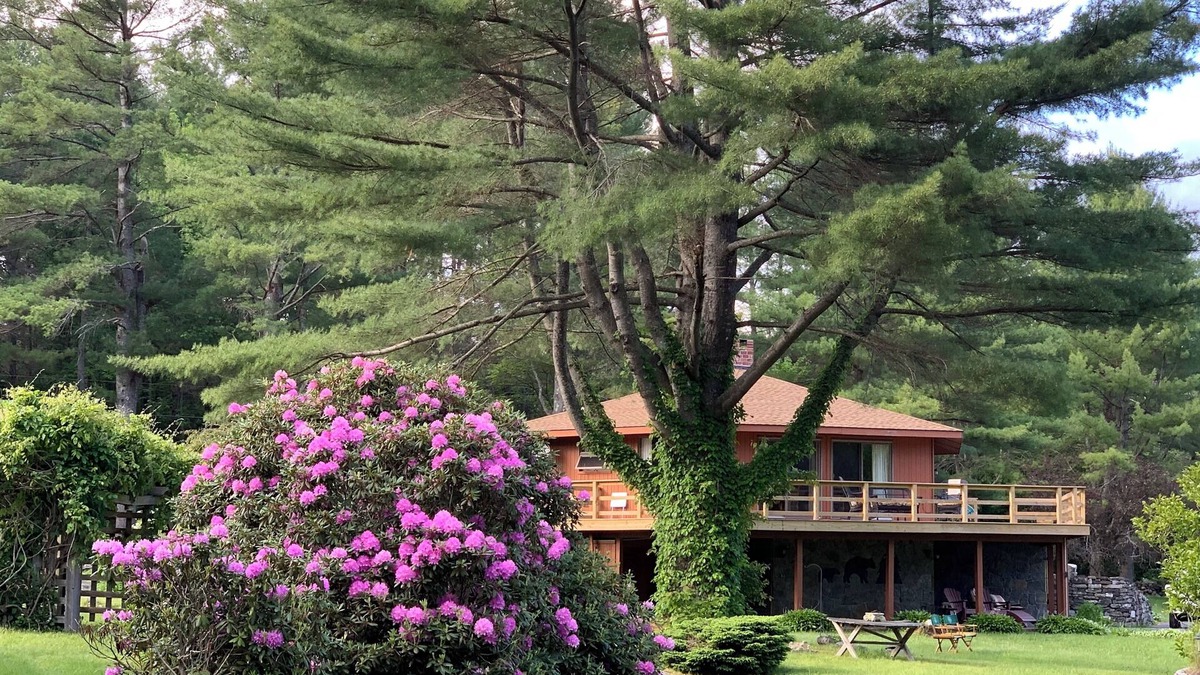 Goshen House | All Season Lake House Hideaway at Mount Sunapee