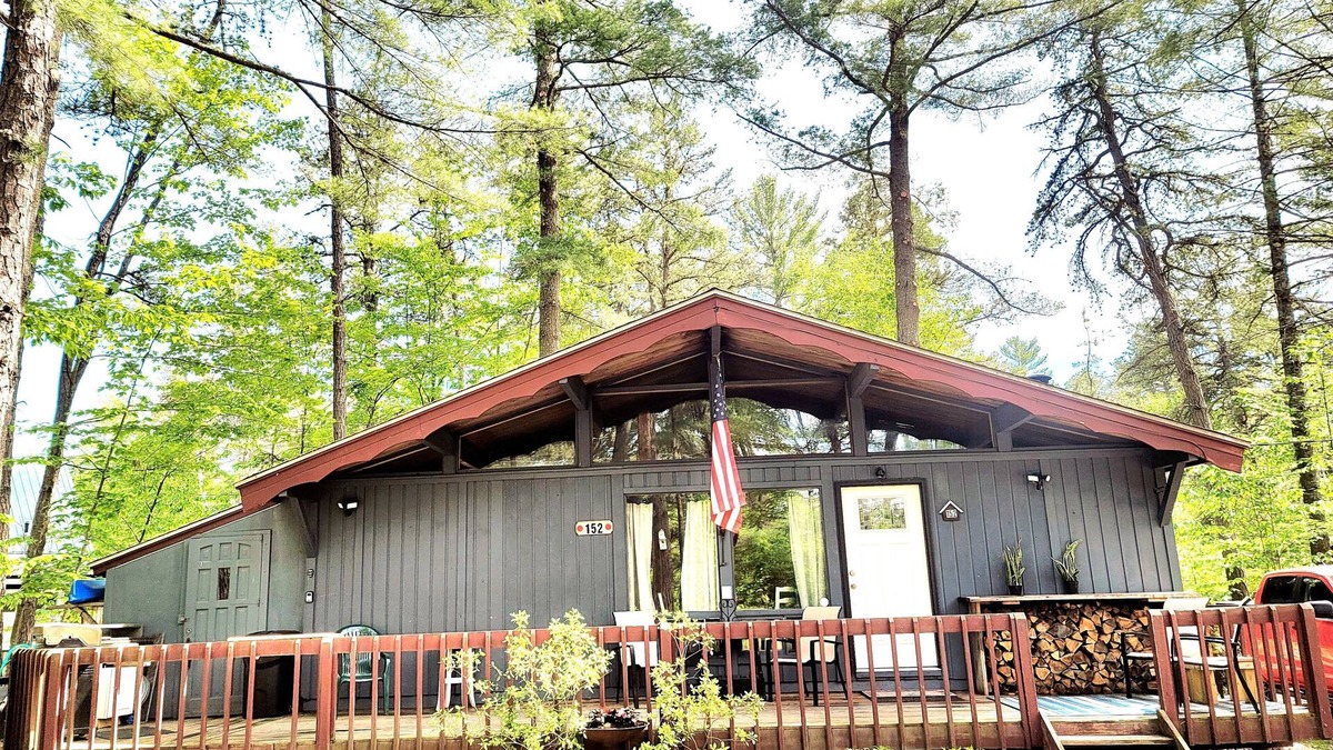 Chocorua House | All season vacation rental steps to Moores pond. Great for family sun and fun