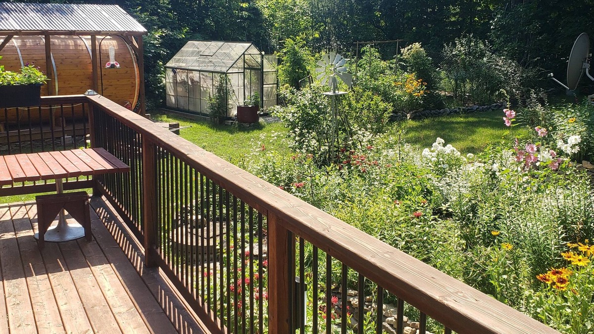 Victoria Road Cottage | All seasons cottage on Balsam lake near Balsam lake provincial park