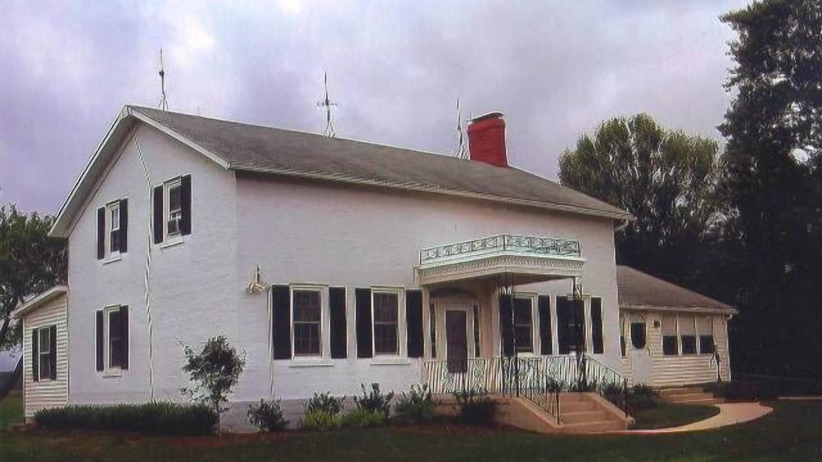 Milan House | All Seasons Country Home, Close to Lake Erie Activities