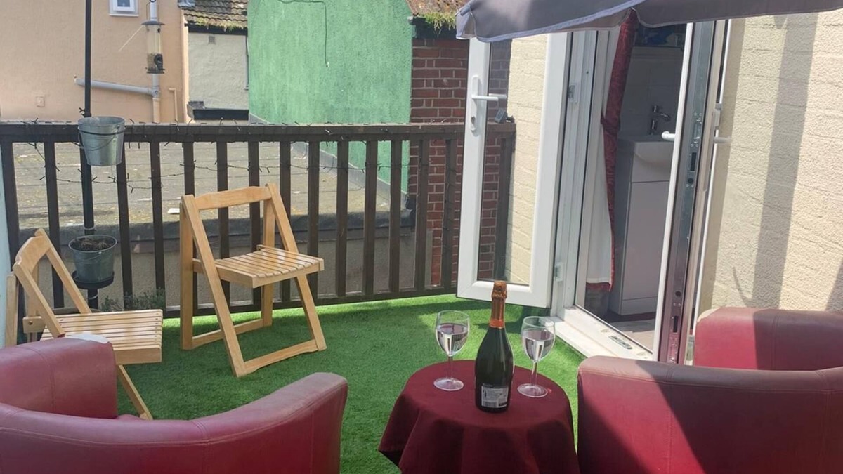 Great Yarmouth Bed & Breakfast | All Seasons Guest House
