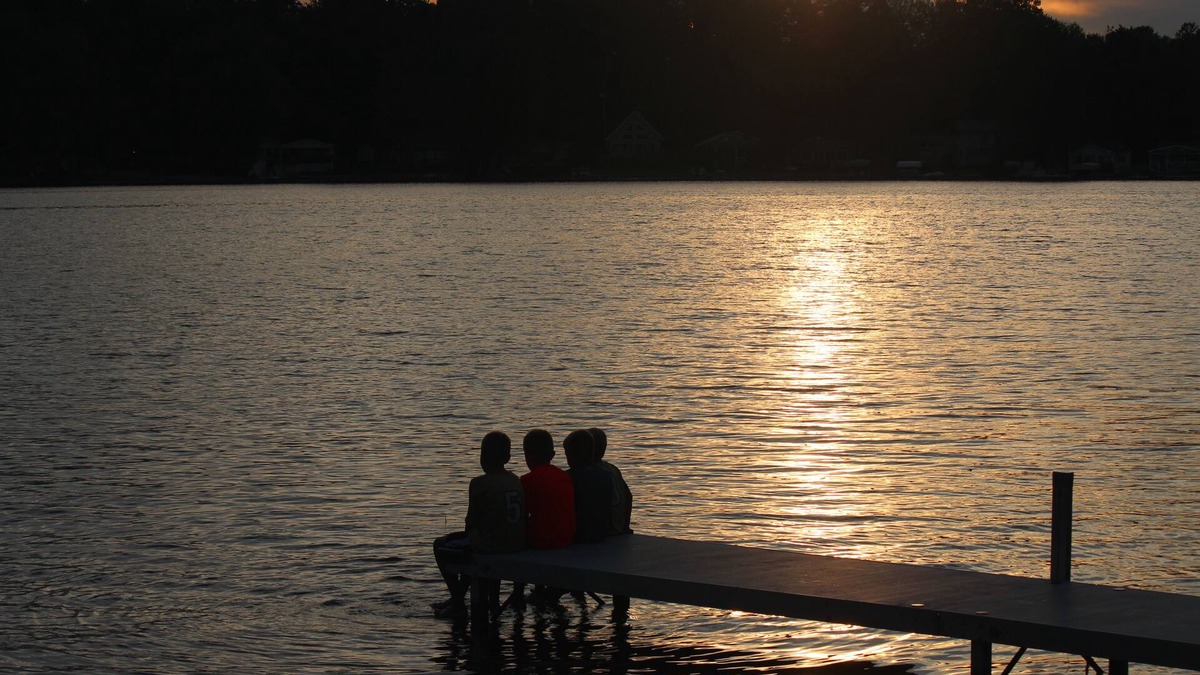 Fremont Cottage | All Sports Lake Cottage (255 Acre Lake). Completely Renovated. Cable, Wifi