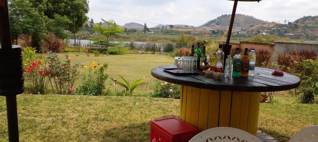 Ampefy House | ALLAMANDA LODGE AMPEFY