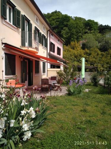 Roiano-Gretta-Barcola-Cologna-Scorcola Bed & Breakfast | Alle rose barcolane