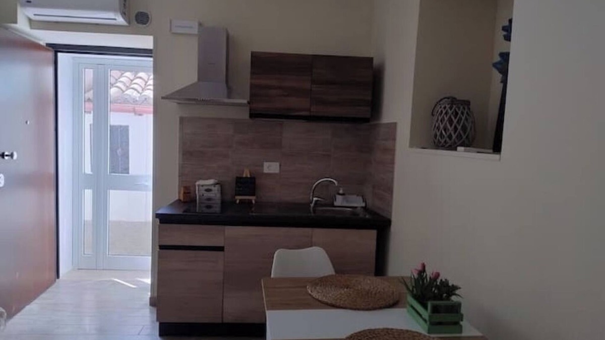 Pizzo Condo | Alley Fortune Holiday Home - two new apartments together in ancient alley