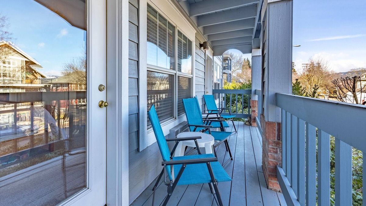 Hood River House | Alley's 22 Condo with Direct Deck Access by RedAwning