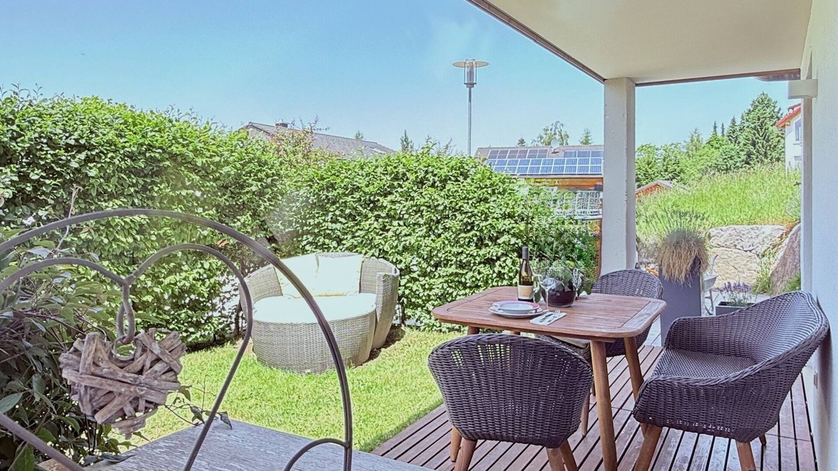 Scheidegg Apartment | Allgäutraum vacation apartment - bright, high-quality, with whirlpool bath and wood-burning stove