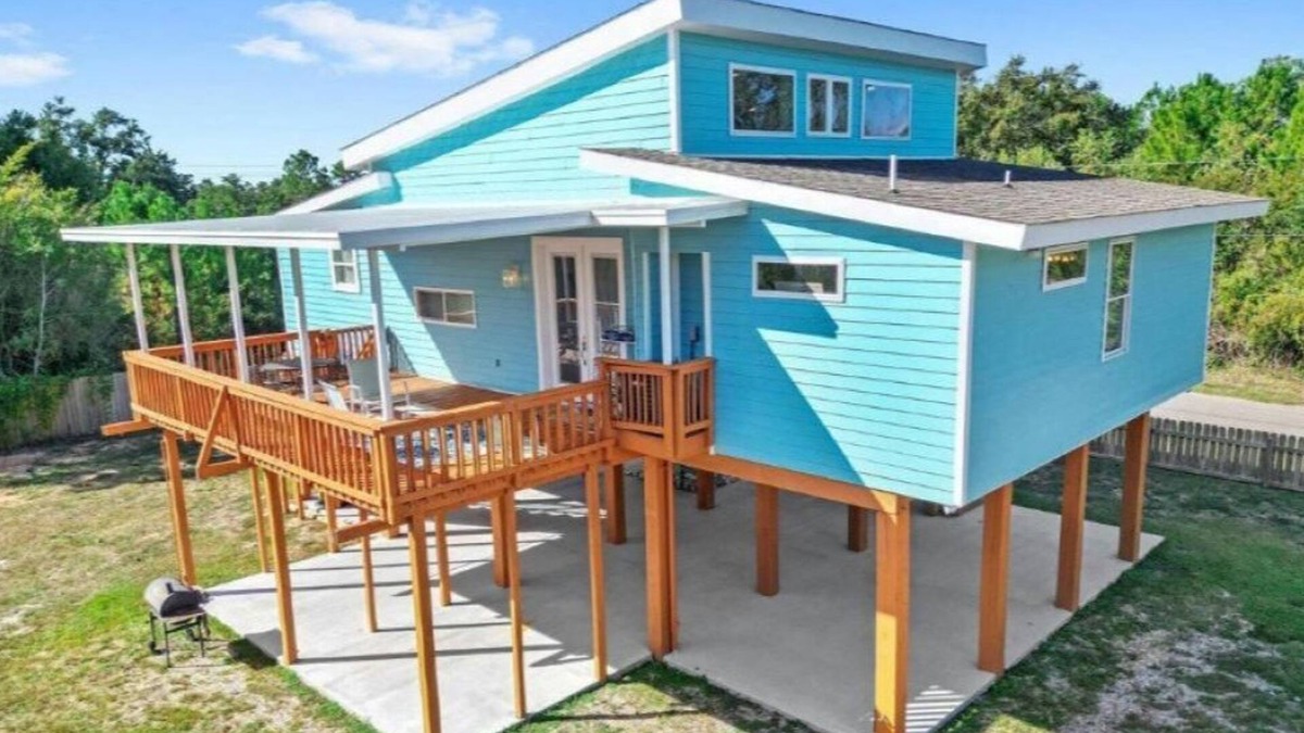 Henderson Point House | Alligator Inn in The Pass-Relaxation Getaway!