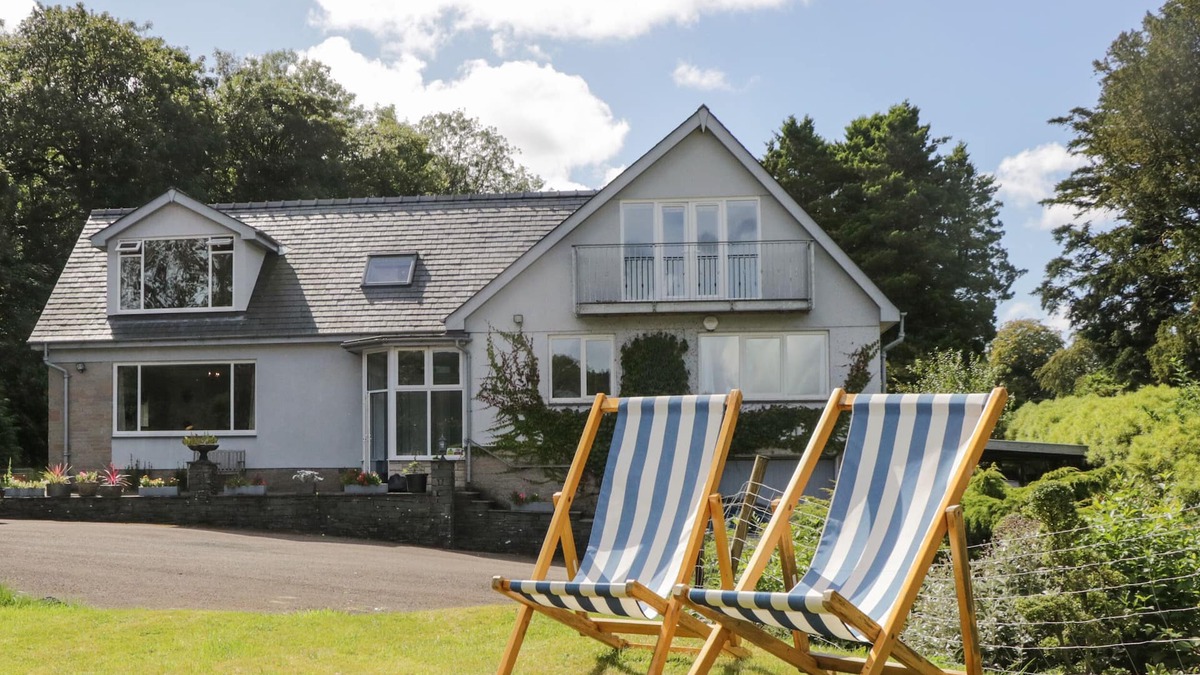 Newby Bridge Cottage | ALLOA, pet friendly, character holiday cottage in Newby Bridge