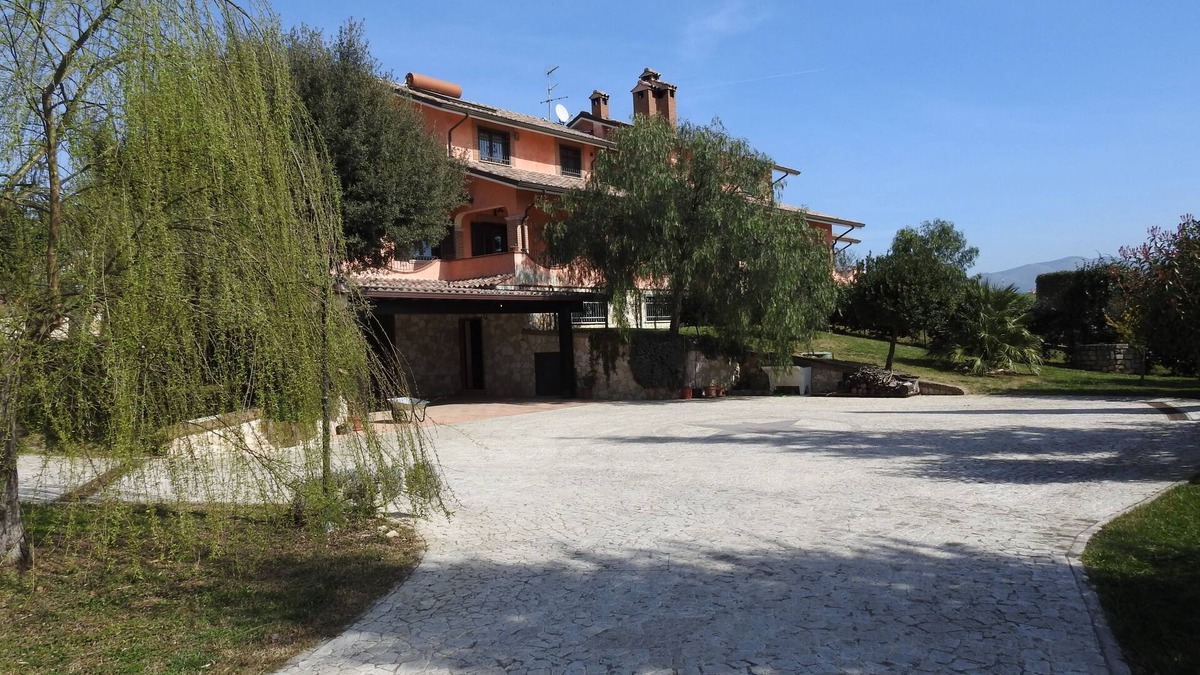 Fara in Sabina House | Alloggio turistico confortevole nelle colline di Passo Corese a Fara in Sabina