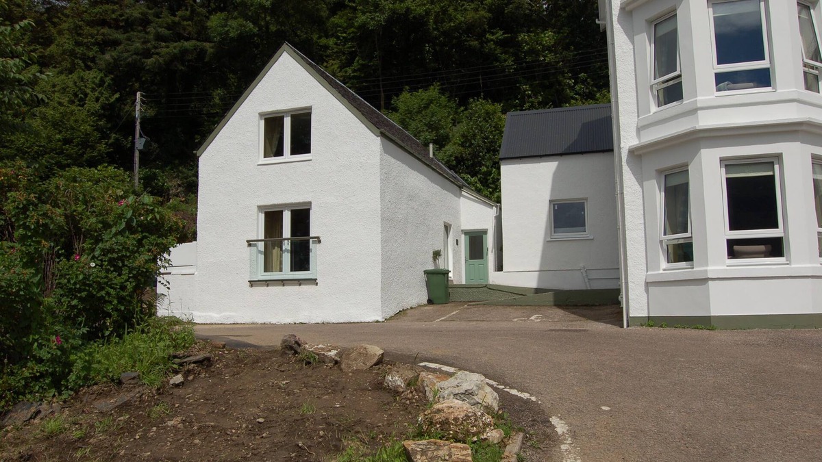 Onich Cottage | Allt Nan Ros Cottage - a holiday cottage that sleeps 4 guests in 2 bedrooms