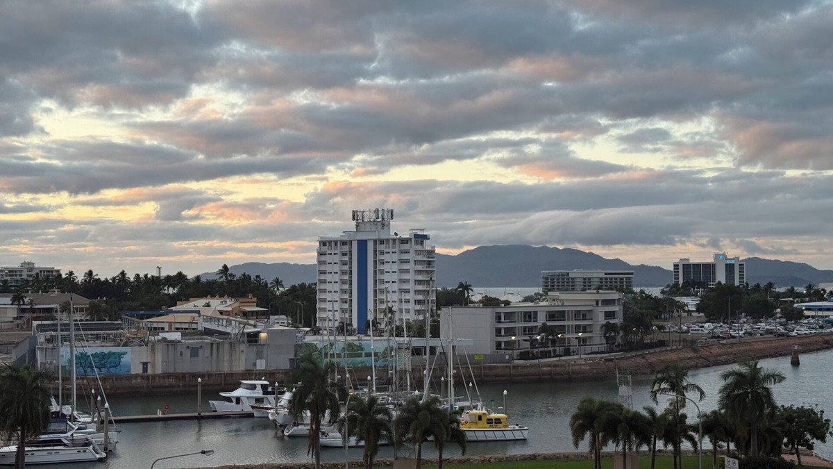 South Townsville Apartment | Allure Apartment in the heart of Townsville's premium waterfront dining precinct