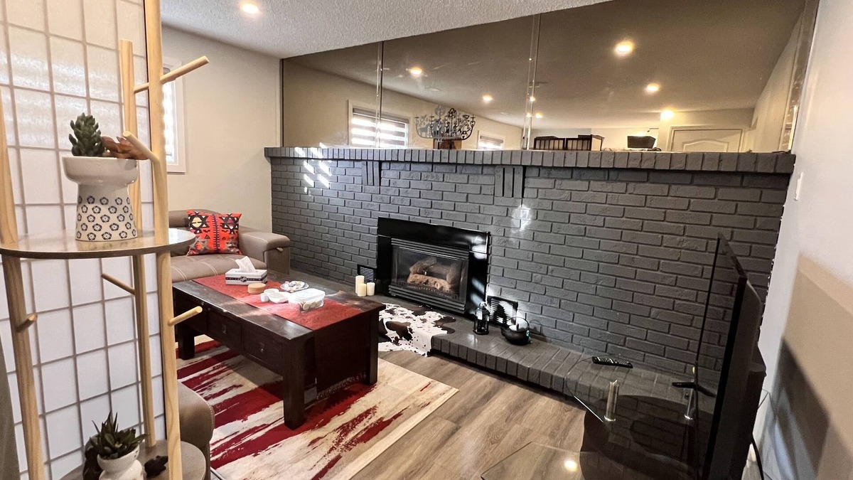 LaSalle House | Alluring Private Bachelor Unit