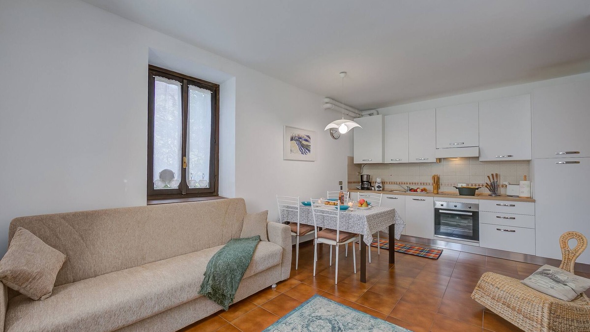 Barbarano Apartment | Alma - 100m Near Lake, Salò, Italy