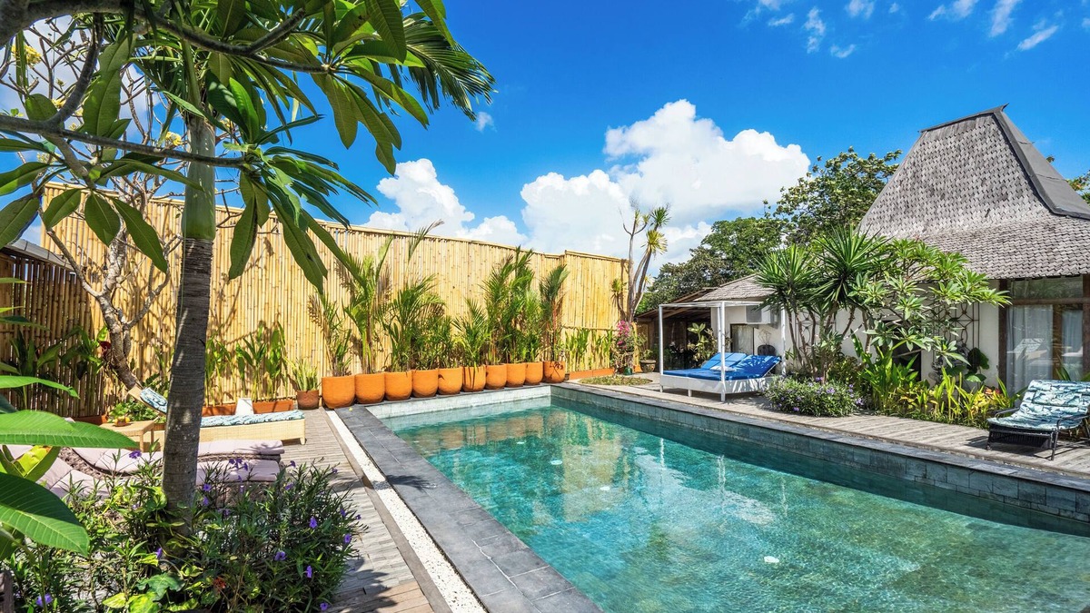 Banjar Semer Villa | Alma, 5 Bedroom Joglo Villa in Canggu + Bilyard
