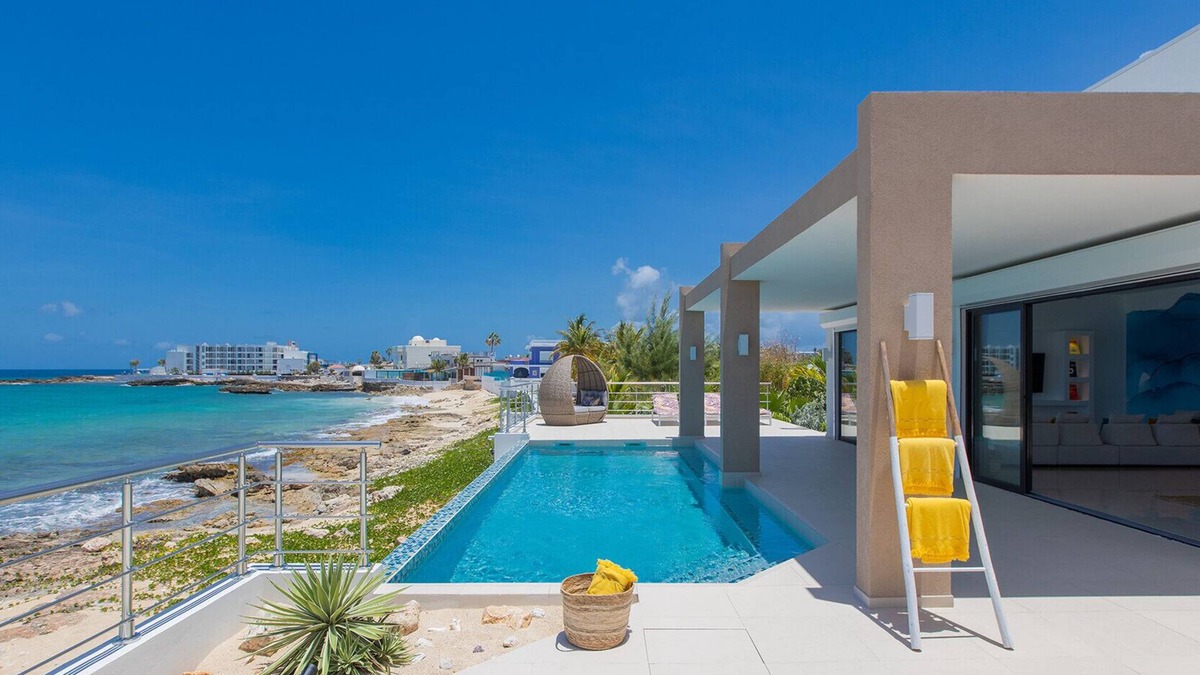 Beacon Hill Villa | Alma Beach Villa