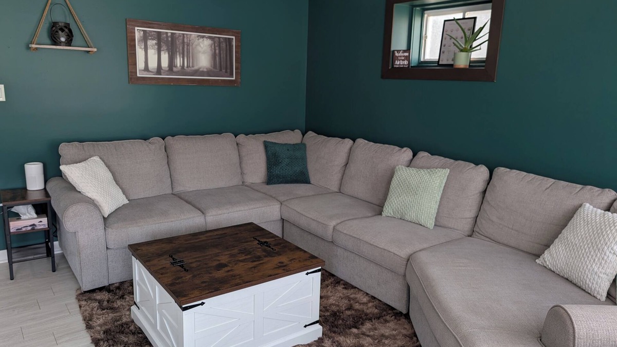 South River House | Almaguin Hideaway Retreat: Rustic and chic 1-bedroom house. Downtown South River
