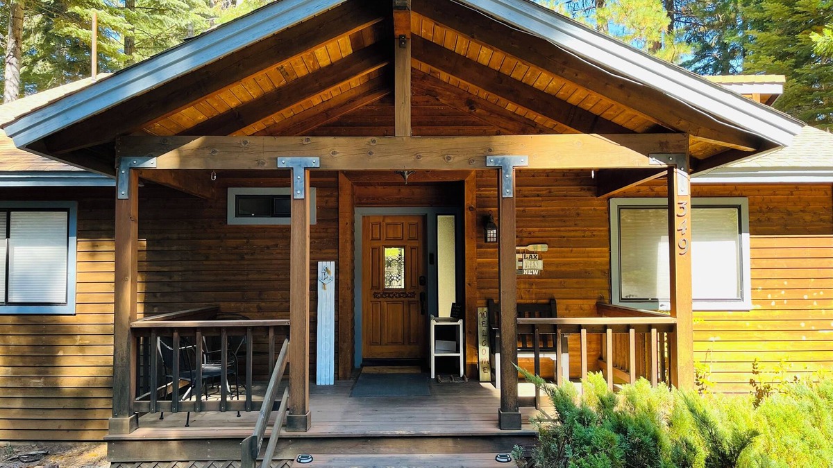 Lake Almanor West House | Almanor Oasis with Golf Course View