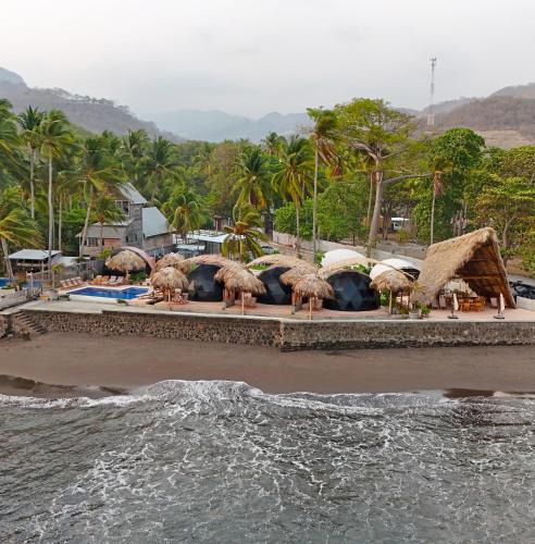 El Zonte Hotel | Almare Zonte - BeachFront Glamping Hotel