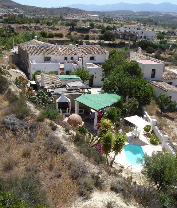 Los Alias Bed & Breakfast | Almond Reef Casa Rural