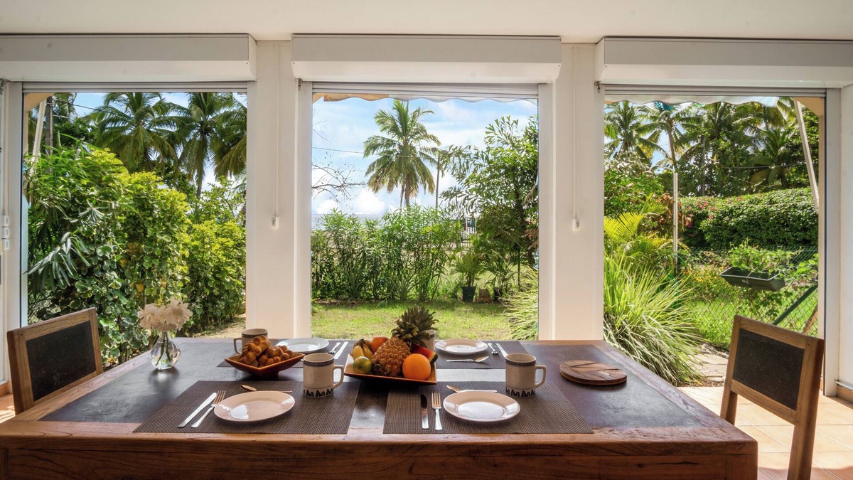Le Carbet Apartment | Aloé Apartment - Garden and direct beach access