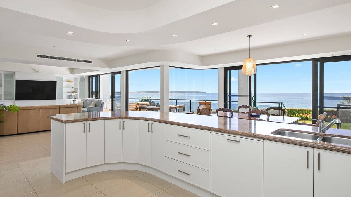 Noraville House | Aloha beachfront Beauty - 13 Elizabeth Dr