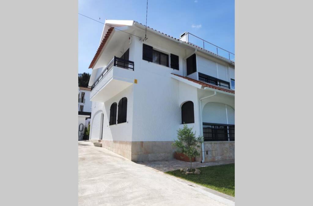 Pica Galo Ski Chalet | ALOJAMENTO -GUEST HOUSE - Caparica - Trafaria - Surf Sun and Lisbon Lovers