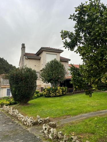 Santiago de Cartes House | Alojamiento CasAmalia