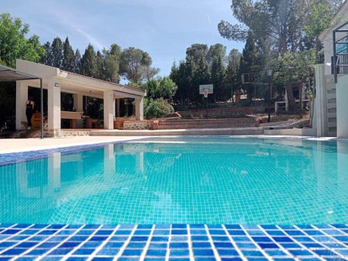 Guadamur House | Alojamiento con piscina a 10 minutos de Puy du Fou Toledo
