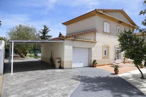 Ceres Golf House | Alojamiento Turístico Esmeralda